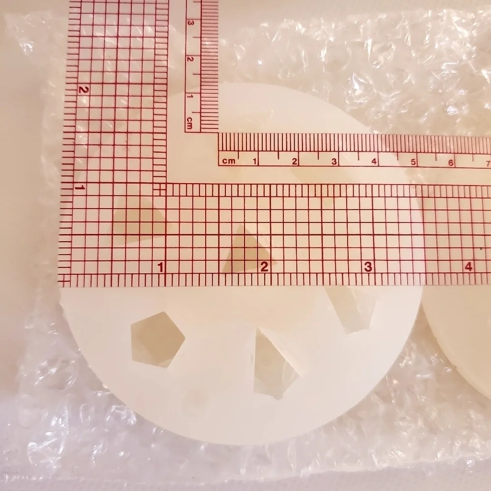 Silicone Dice Mold, Makes 7 Role Playing Game Dice NIP